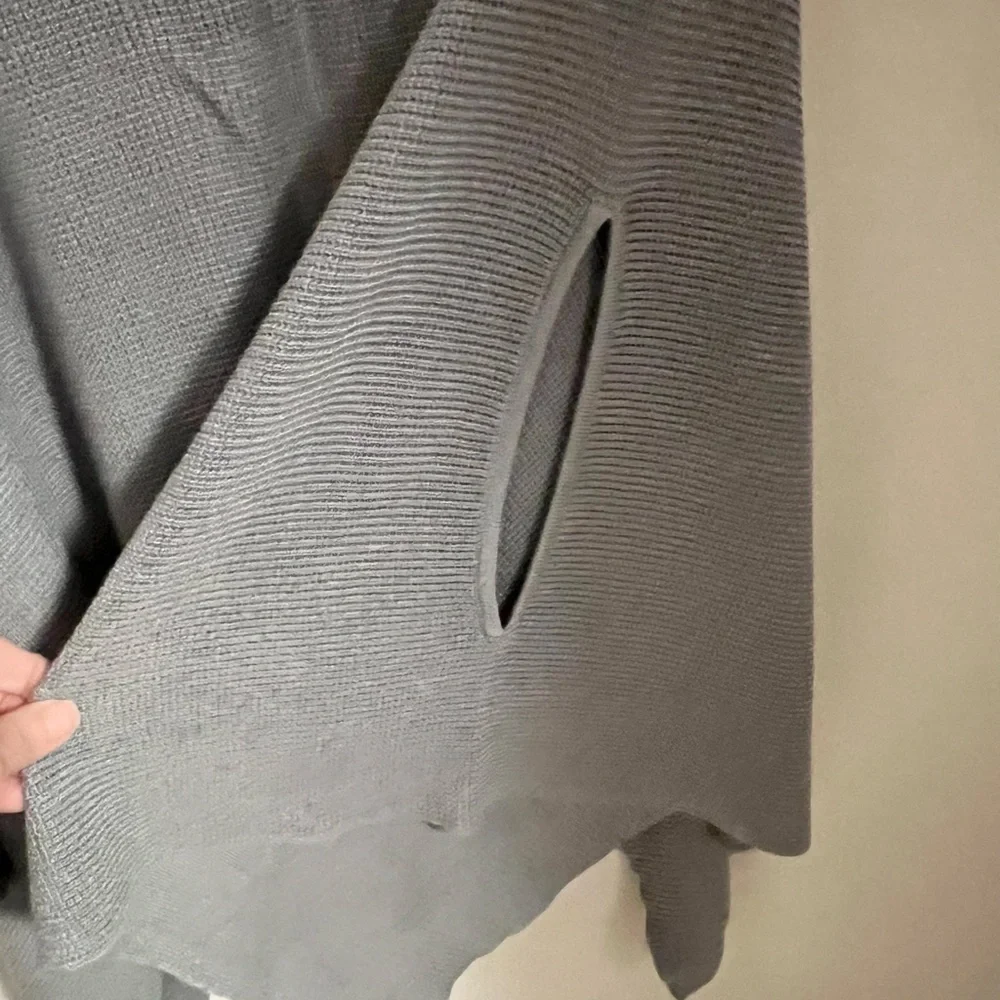 Lululemon Forward Flow Cape Poncho | Grey